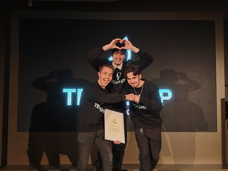 Gustav Walfridsson, Mykyta Grogul och Leon Hasan — teamet bakom Simple Schedules